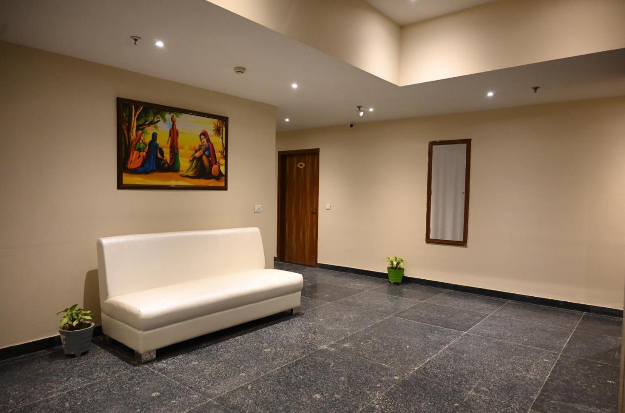 Neel Clarks Inn Express Agra  Exterior photo