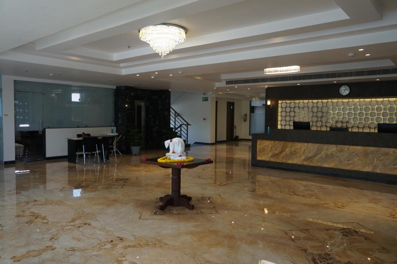 Neel Clarks Inn Express Agra  Exterior photo